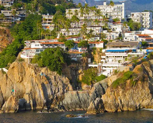 Vuela a Acapulco y disfruta del Pacífico