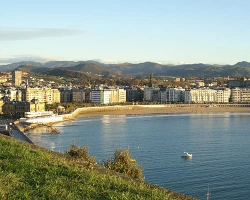 Puente de Octubre, Hotel de 4 estrellas incl. desayuno Puente de Octubre, Hotel de 4 estrellas incl. desayuno