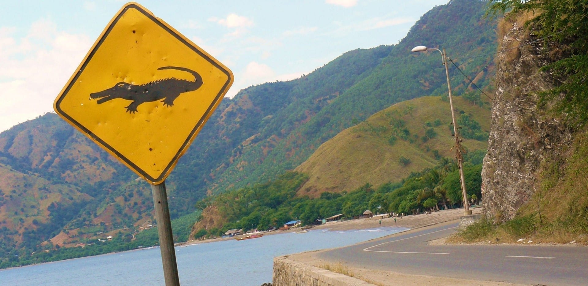 Advertencia de cocodrilo en la ciudad de Dili Timor Oriental