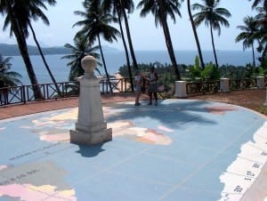 El ecuador marcado al cruzar Ilhéu das Rolas, pequeña isla en el extremo sur de São Tomé. Santo Tomé y Príncipe