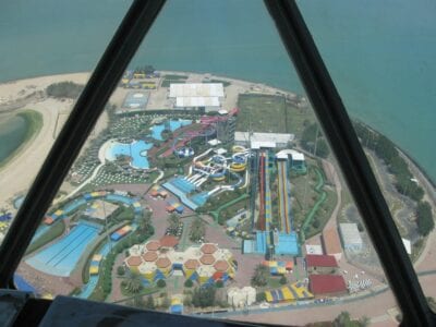 El Parque Acuático de Kuwait, visto desde las Torres de Kuwait Kuwait