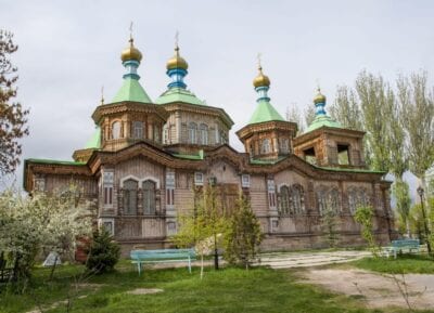 Iglesia de la Santísima Trinidad Kirguizistán