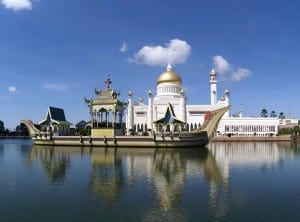 La mezquita del Sultán Omar Ali Saifuddien. Brunei