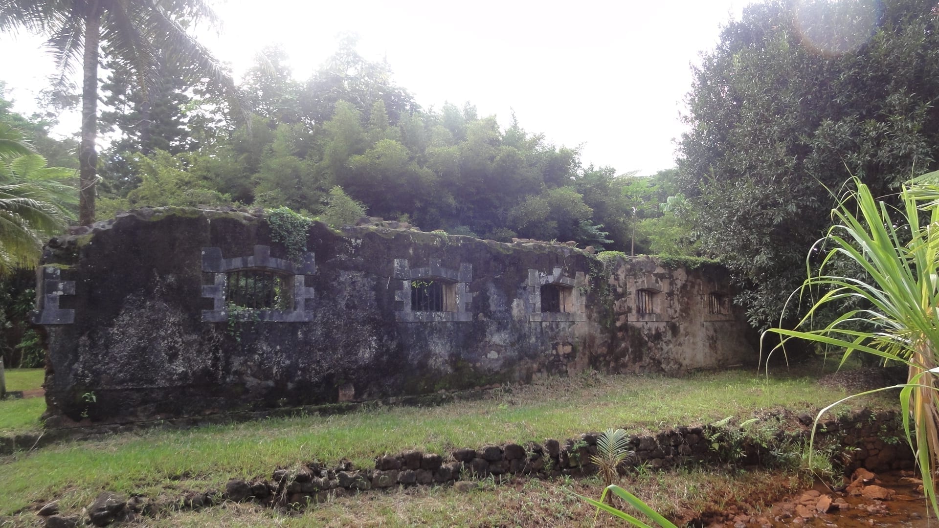 Las ruinas de la prisión en el antiguo pueblo de Prony Nueva Caledonia