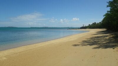 Playa Nenon Nueva Caledonia