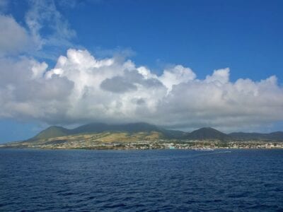 San Cristóbal desde el mar San Cristóbal y Nieves