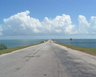 (1.) Cayo Guillermo Cuba