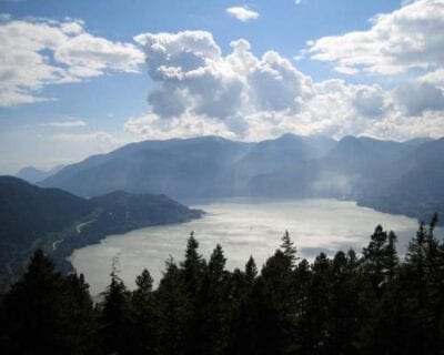 (2.) Courtenay Canadá