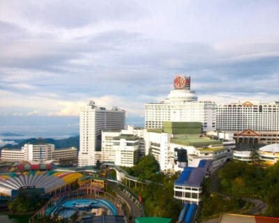 (1.) Kuala Pahang Malasia