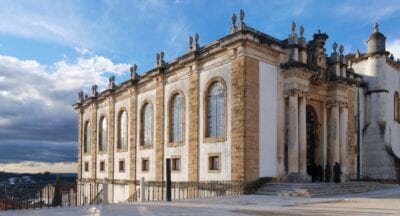 Antigua biblioteca (Biblioteca Joanina) de la Universidad de Coimbra Coimbra Portugal