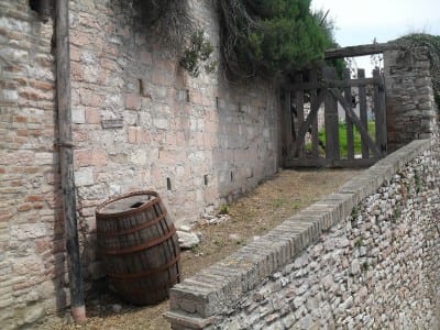 Asís Barril Puerta Italia