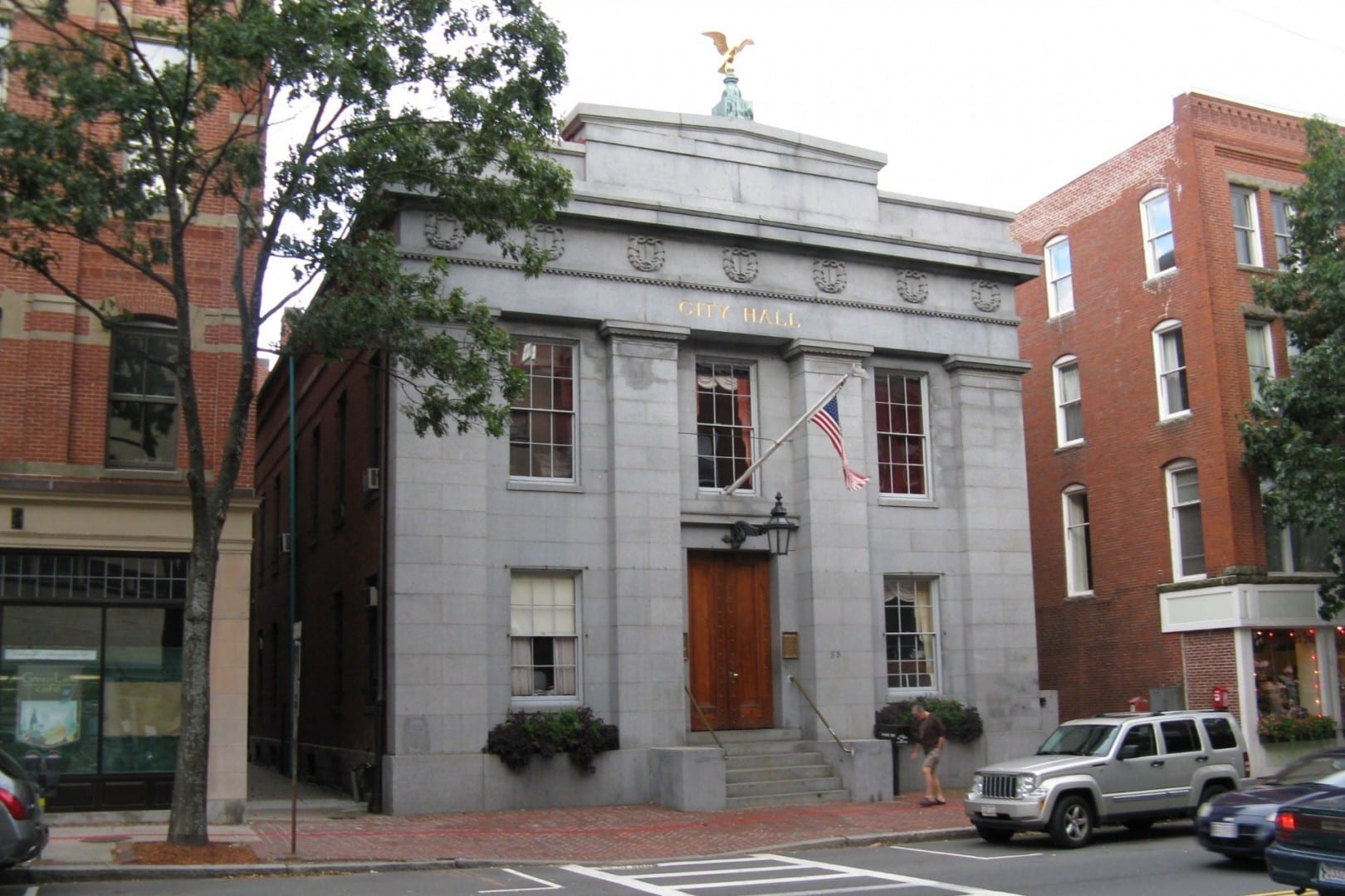 Ayuntamiento de Salem - Arquitectura del Renacimiento Griego, construido en 1838 por el arquitecto Richard Bond (1797-1861) y añadido al Registro Nacional de Salem MA Estados Unidos
