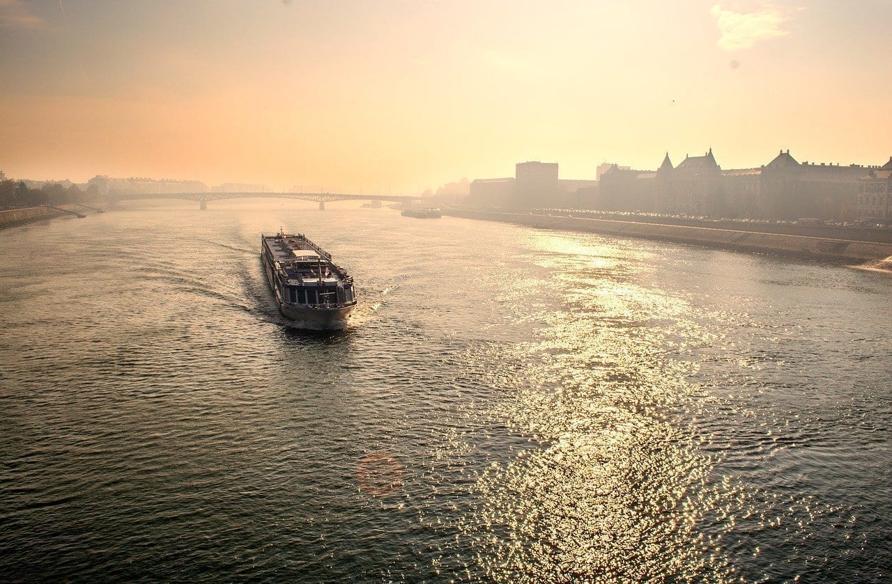 Budapest Río Ferry Hungría