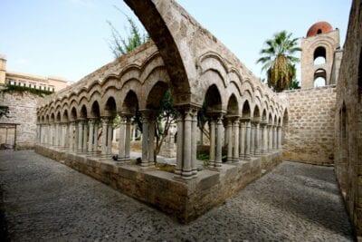 Claustro de San Juan de los Ermitaños Palermo, Sicilia Italia