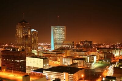 Colón de noche. Columbus OH Estados Unidos