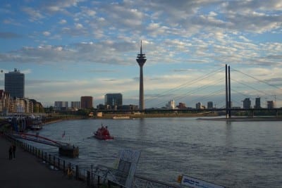 Düsseldorf Torre De Tv Rin Alemania