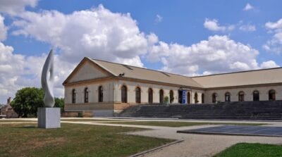 El antiguo Arsenal de Metz, ahora un centro de arte Metz Francia