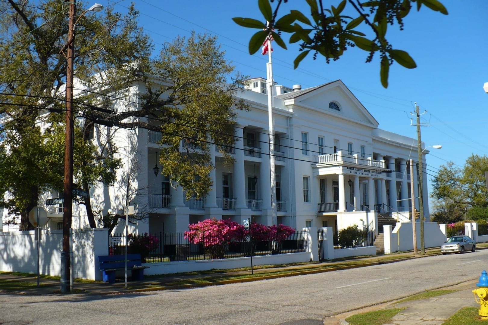 El antiguo Hospital Marino de los Estados Unidos, restaurado y adaptado para su reutilización por el Departamento de Salud del Condado de Mobile. Mobile AL Estados Unidos