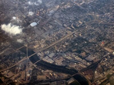 El centro de Indianápolis está cortado por las aguas no navegables del Río Blanco... Indianapolis Estados Unidos