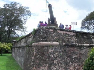 El Fuerte Cornwallis fue construido en el lugar donde Francis Light aterrizó por primera vez en 1786. George Town Malasia