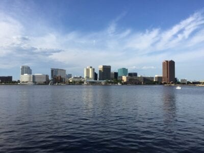 El horizonte de Norfolk Norfolk VA Estados Unidos