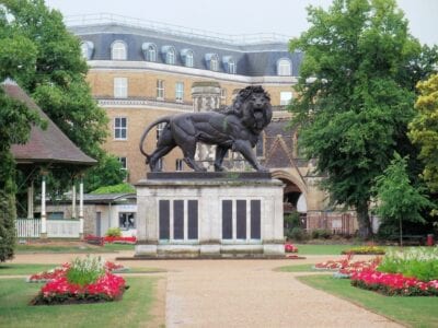 El León de Maiwand en los Jardines de Forbury Reading Reino Unido