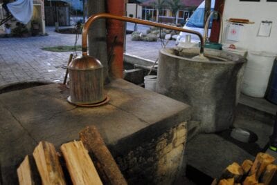 Fábrica de mezcal en Teotitlán del Valle Oaxaca México