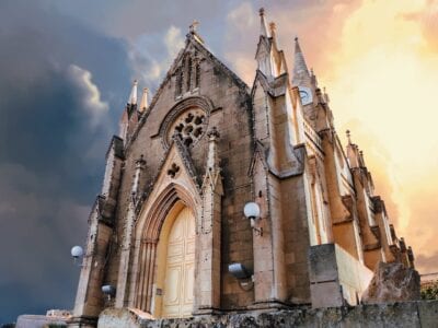 Gozo Iglesia Lourdes Francia