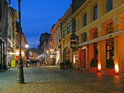 La calle Lipscani, el corazón de la histórica Bucarest Bucarest Rumania