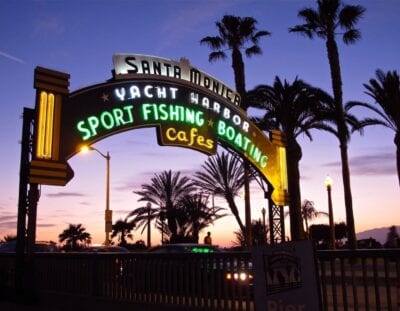 La entrada al muelle de Santa Mónica Santa Mónica CA Estados Unidos