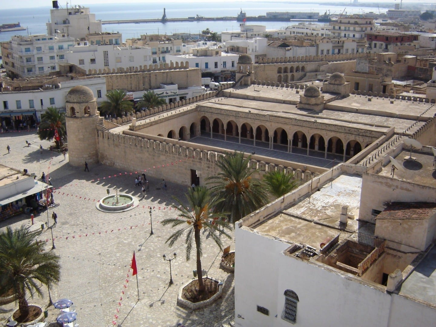 La Gran Mezquita vista desde la torre del Ribat de Sousse. Susa Túnez