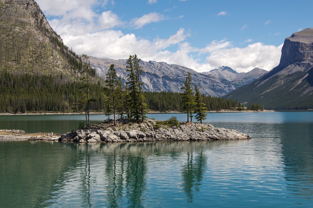 Lago Minnewanka Banff Alberta Canadá