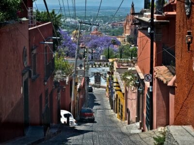 Las estrechas calles de San Miguel de Allende. San Miguel de Allende México