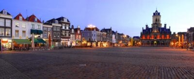 Mercado al atardecer Delft Países Bajos