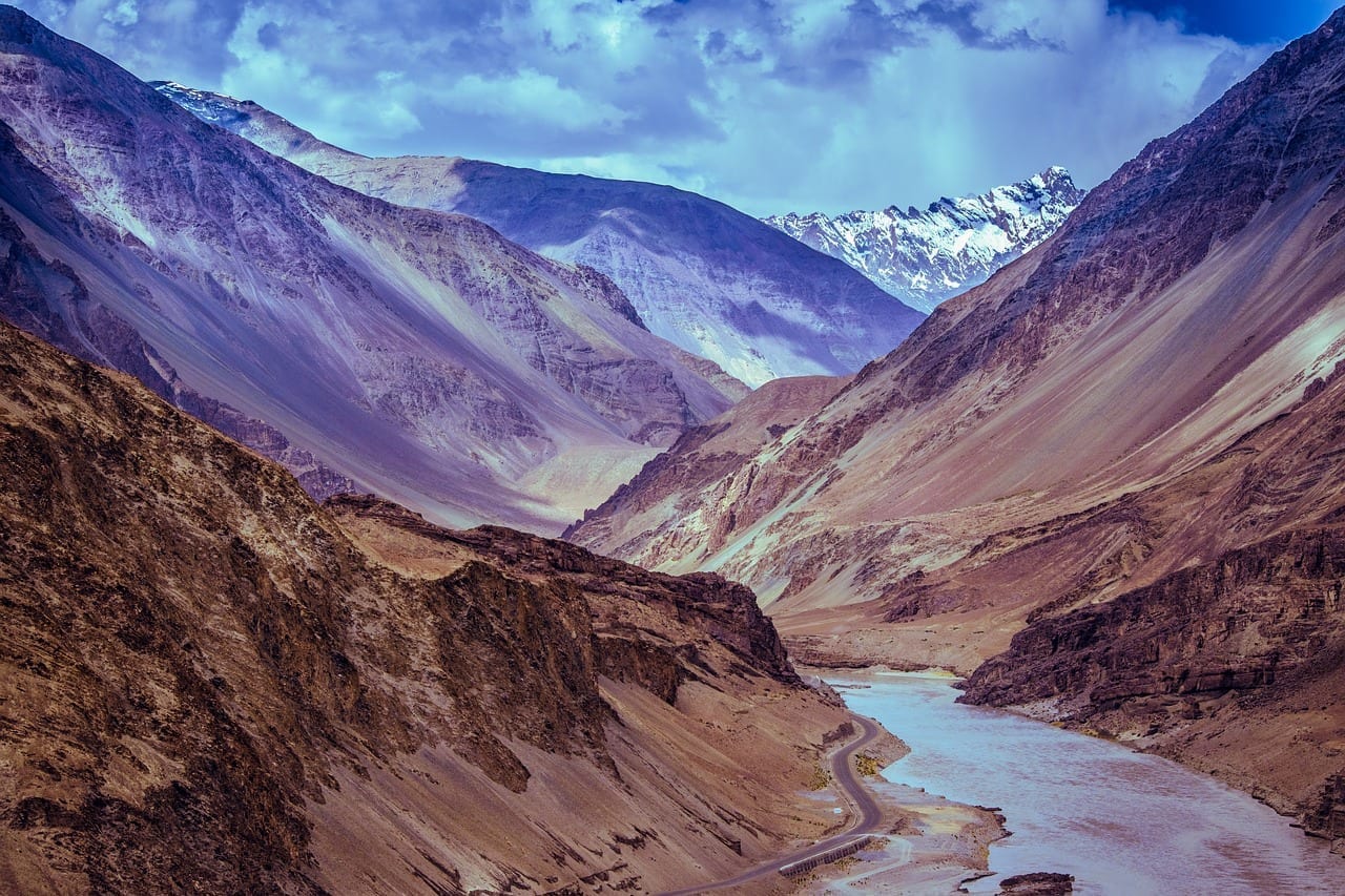 Montañas Río Leh India