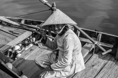 Mujer Hoi An Barco Vietnam