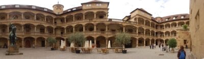 Panorama del patio de Altes Schloss Stuttgart Alemania