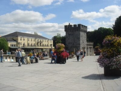 Plaza del Canal Kilkenny Irlanda