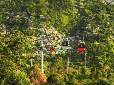 Por Cable Coche Medellín Colombia