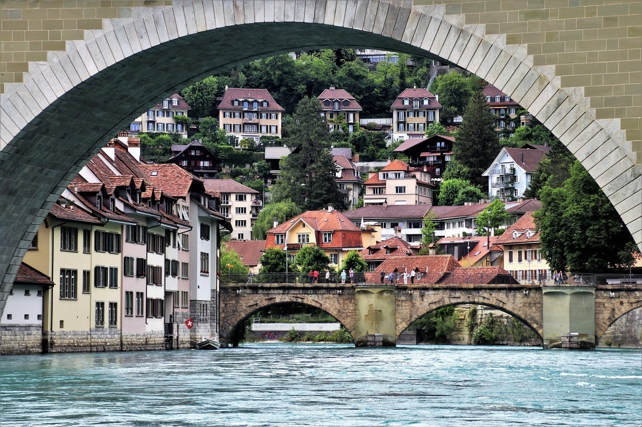 Puente Río Berna Suiza