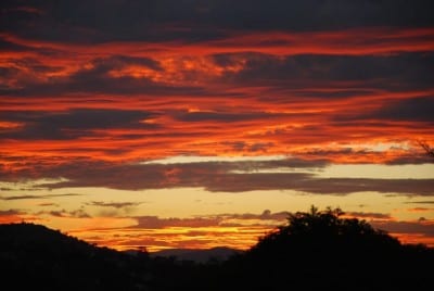 Puesta De Sol Nubes Canberra Australia