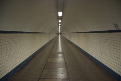 Toma el Sint-Anatunnel bajo el Schelde... Amberes Bélgica