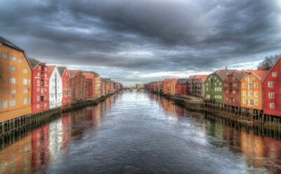 Trondheim Noruega Río Noruega