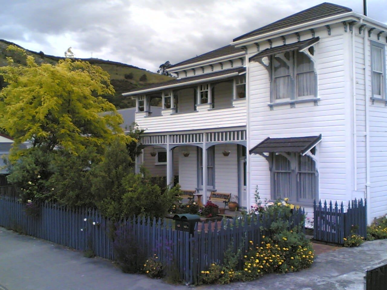 1897 Amber House con el centro de Nueva Zelanda visible por encima de la línea del techo). Nelson Nueva Zelanda