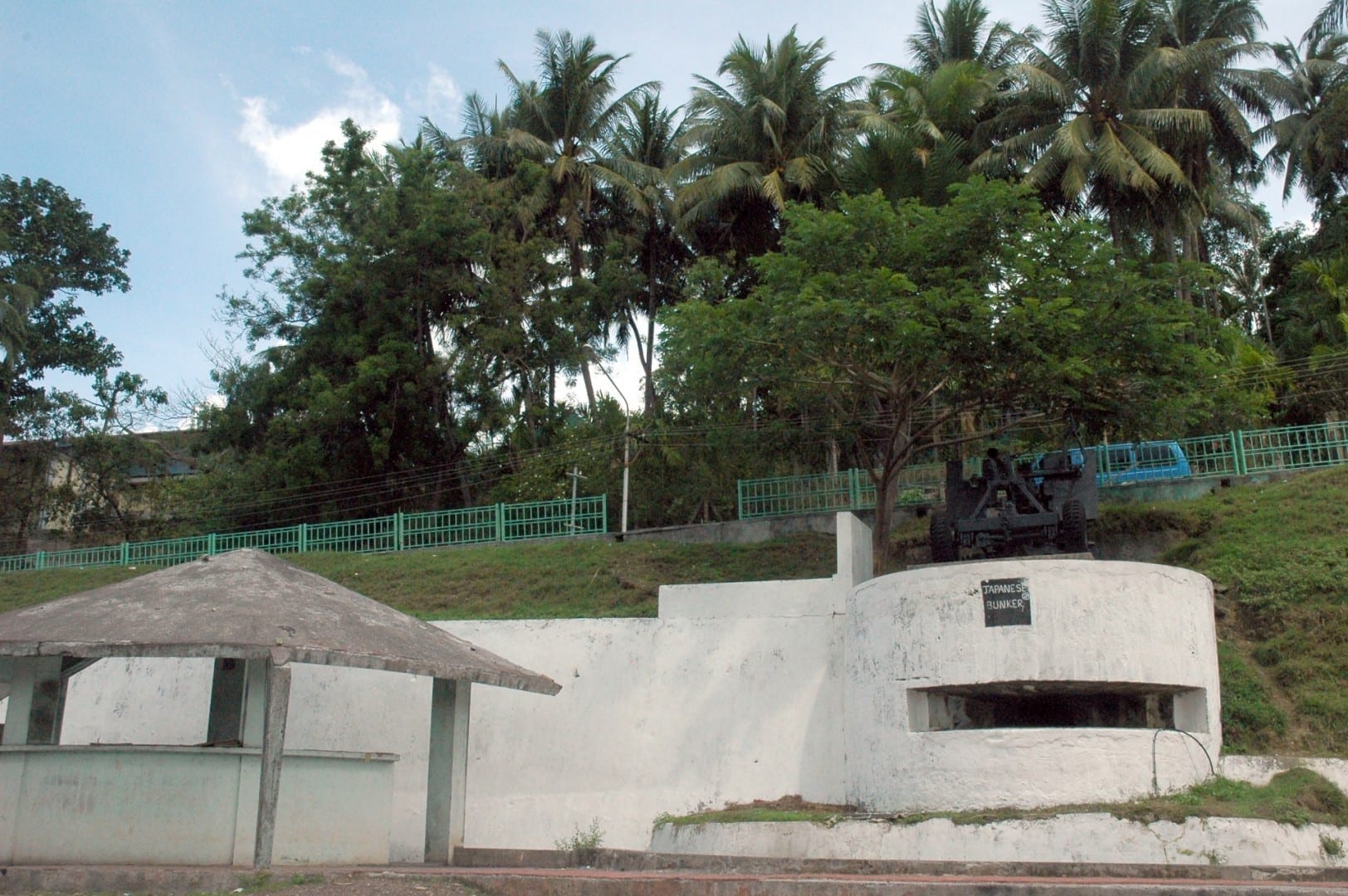 Búnker japonés justo al lado del club de Leones, frente al complejo SAI de Port Blair. Port Blair India