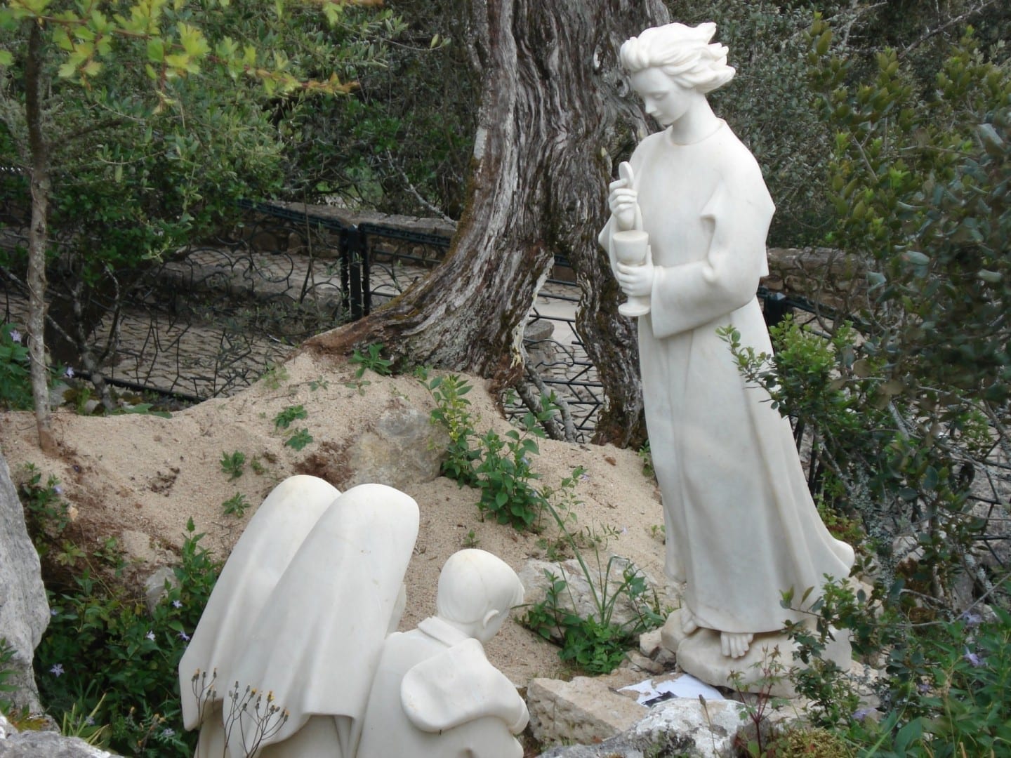 Estatua del Ángel de la Paz en Valinhos Fátima Portugal