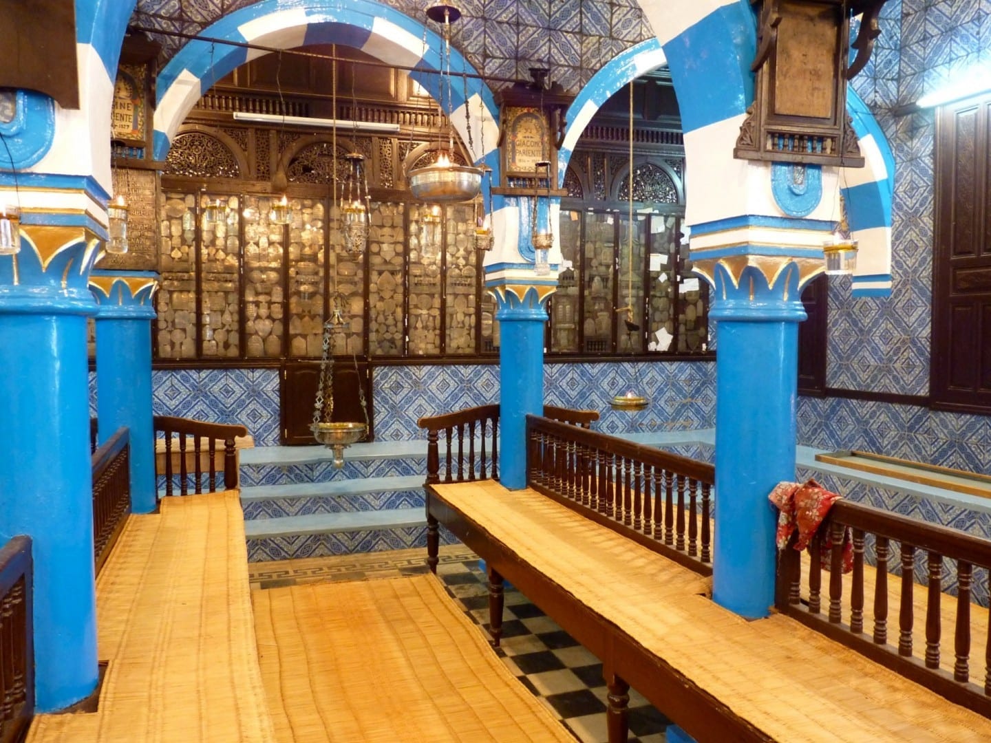 Interior de la Sinagoga El Ghriba Djerba Túnez