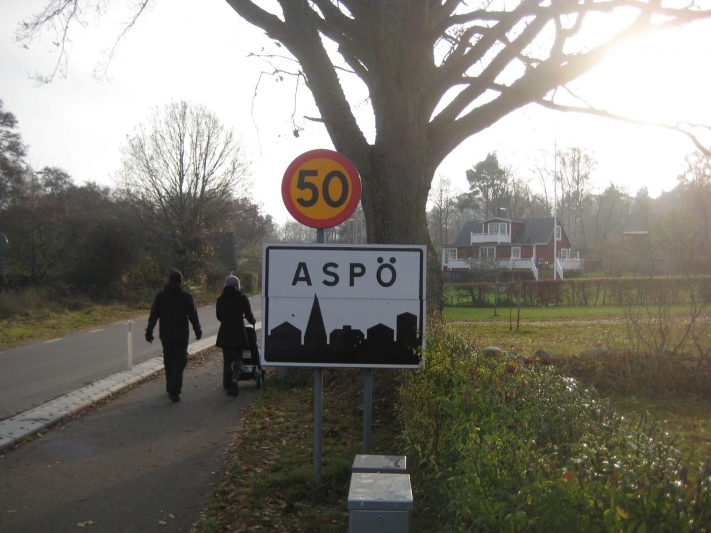 La carretera principal hacia Aspö Karlskrona Suecia