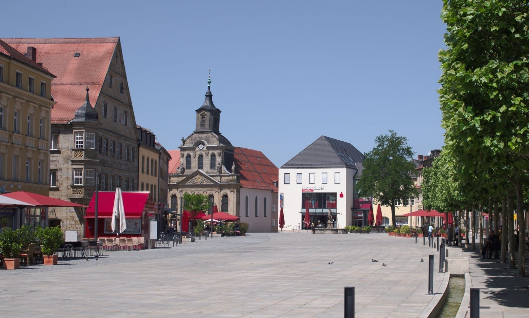 La Maximilianstraße es el corazón de la zona peatonal Bayreuth Alemania