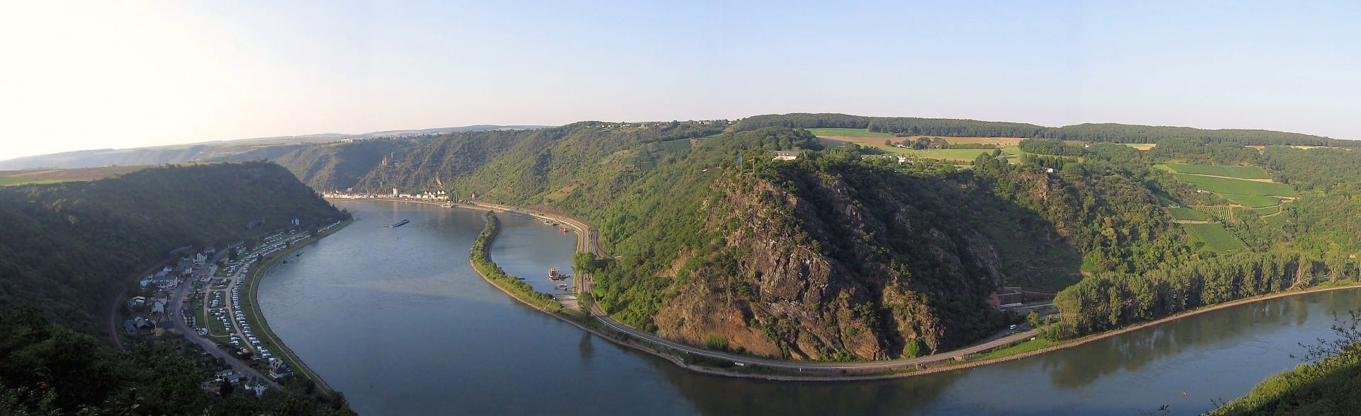 Lorely vista panorámica desde el lado izquierdo del Rin Sankt Goar Alemania